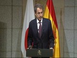 Zapatero pide a los grupos que miren por el bien del país y dejen de lado el partidismo