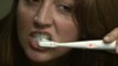 Uno de cada tres españoles no se limpia los dientes después de comer