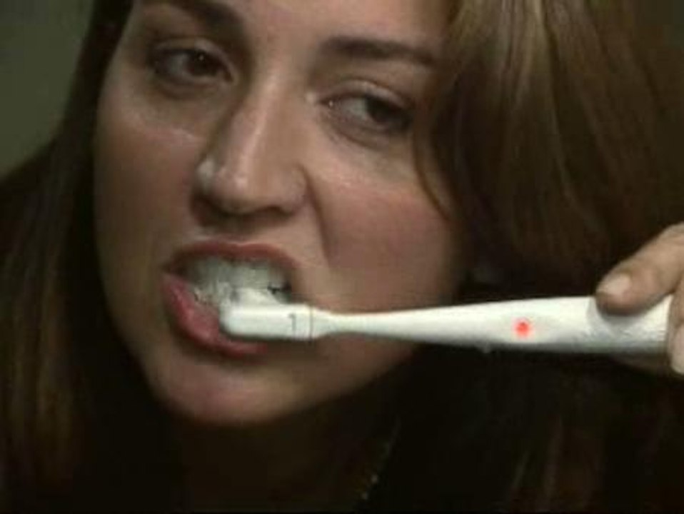 Uno de cada tres españoles no se limpia los dientes después de comer