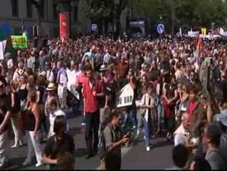 Duras protestas contra la política de inmigración de El Elíseo