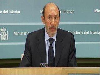 Rubalcaba confirma que la muerte de los guardias civiles ha sido un atentado