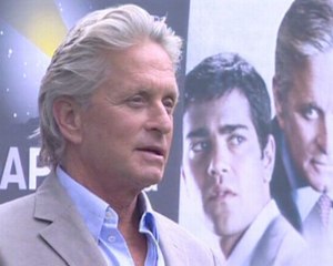 Michael Douglas padece un tumor de garganta