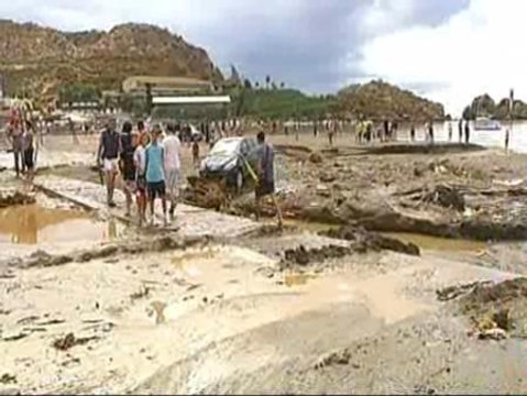 La localidad de Águilas amanece arrasada por las inundaciones