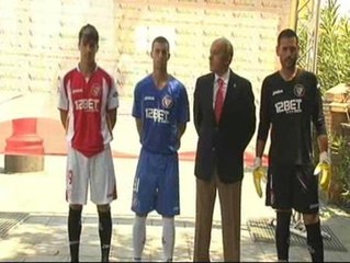 El Sevilla presenta las equipaciones para la Champions 2010-2011