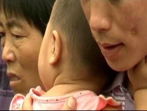 Tres bebés con pechos prematuros en Pekín debido al consumo de leche adulterada