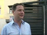 Nick Clegg pasa sus vacaciones en la localidad vallisoletana de Olmedo