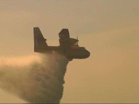 Controlado pero activo el incendio originado en la periferia de Orense