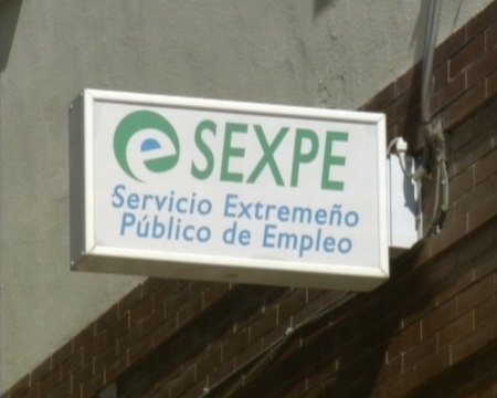 El paro cae en 73.790 personas en julio