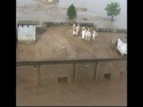 Espectaculares imágenes aéreas de rescates en Pakistán