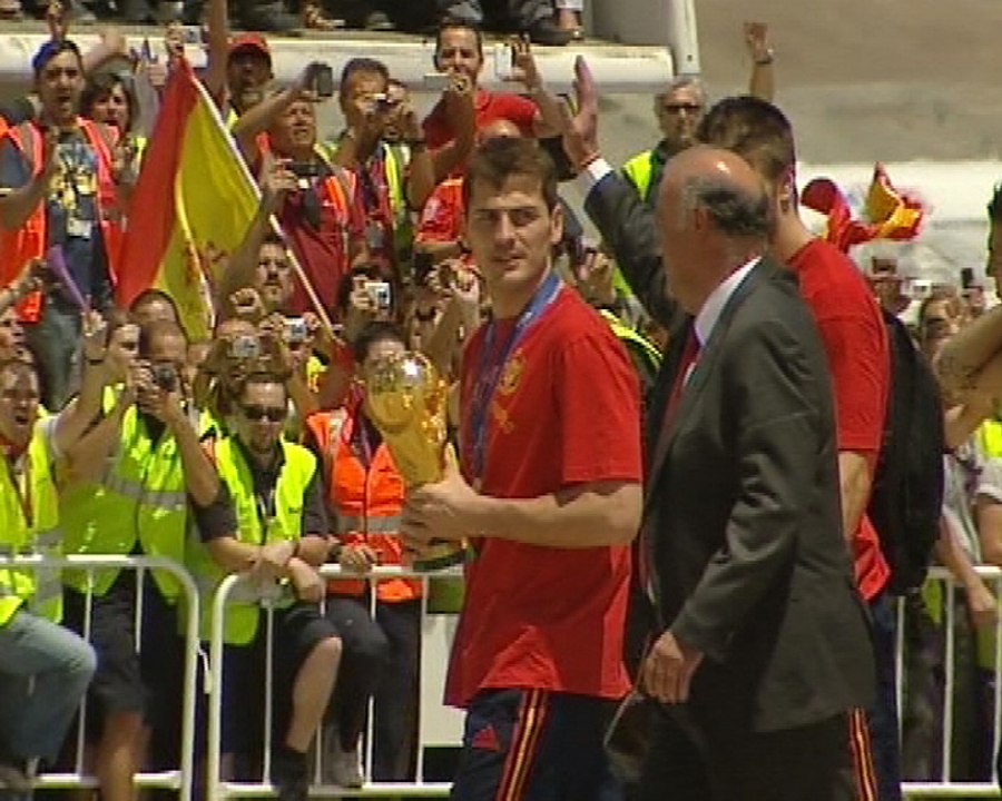 Los campeones aterrizan en Barajas