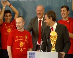 España da la bienvenida a &#039;La Roja&#039;