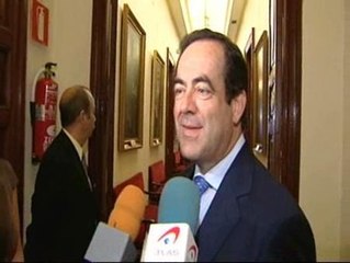 Bono asegura que Cospedal ha hecho "el ridículo"