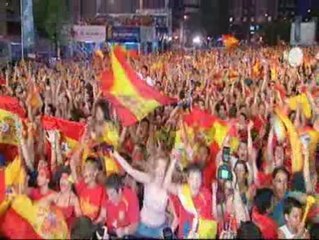 Pasión y emoción en la pantalla instalada junto al Bernabéu