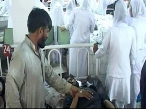 Al menos 45 muertos en un atentado suicida en una aldea de Pakistán