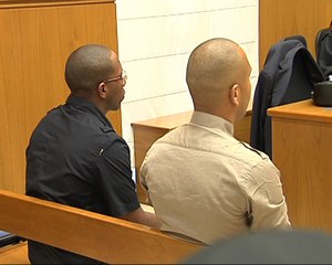 Juzgados por apuñalar a un menor