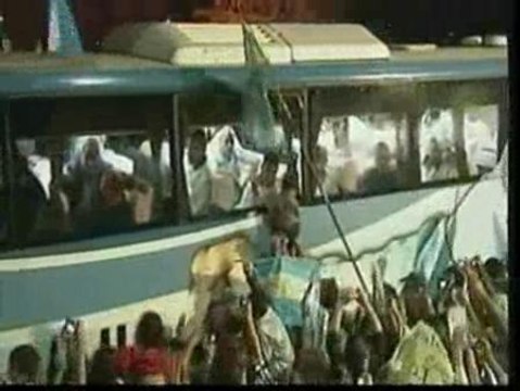 Multitudinario recibimiento a la Argentina de Maradona