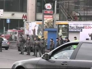 Decenas de muertos en dos explosiones en el metro de Moscú