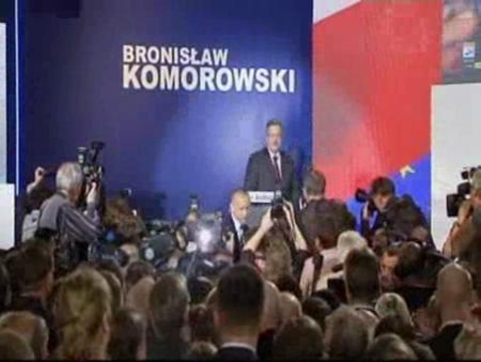 Ventaja insuficiente para el liberal Komorowski en Polonia