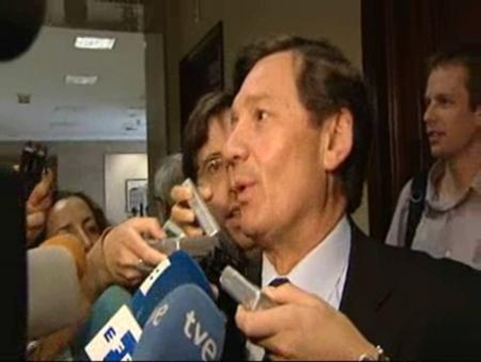 Antonio Gutiérrez informa al PSOE de que no apoyará la reforma laboral