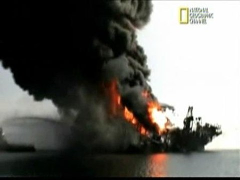 Espectaculares imágenes del momento de la explosión de la plataforma de BP
