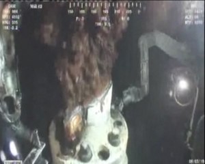 BP logra bajar una tapa de contención