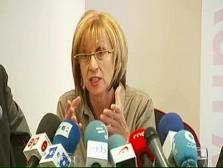 Rosa Díez ve a Zapatero "escondido", "derrotado" y "acabado como presidente"