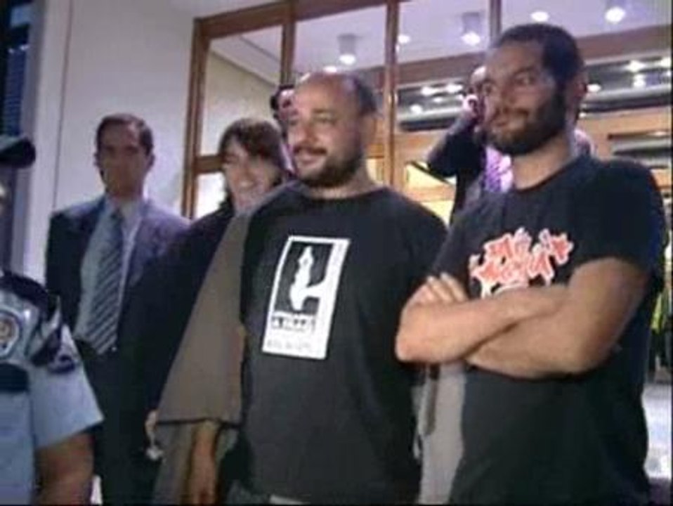 Los cooperantes españoles llegan a Estambul indignados por la acción israelí