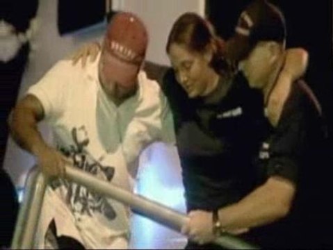 Tres náufragos sobreviven flotando en una nevera