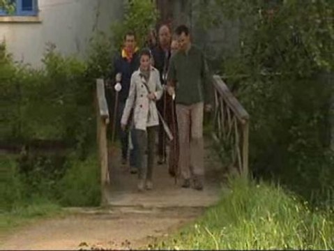 Los Príncipes de Asturias realizan el último tramo del Camino de Santiago