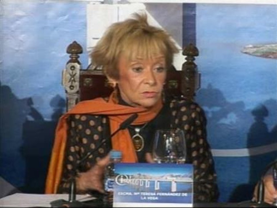 Fernández de la Vega: "Entre todos saldremos adelante"