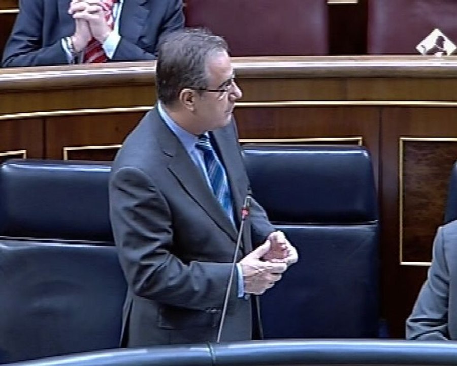 Corbacho confía en sindicatos y patronal