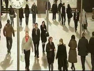 El Gobierno británico también elimina el cheque bebé y recorta las pensiones