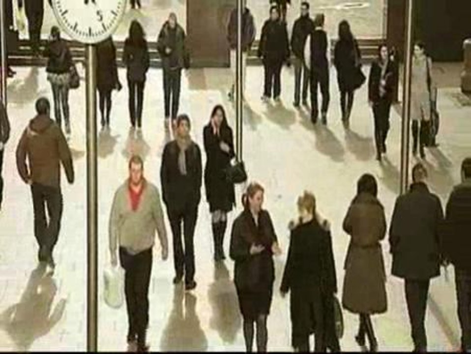 El Gobierno británico también elimina el cheque bebé y recorta las pensiones