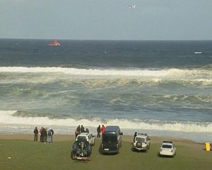 Buscan el cuerpo de un joven en playa