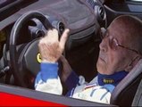 Un anciano de 95 años cumple su sueño de pilotar un Ferrari