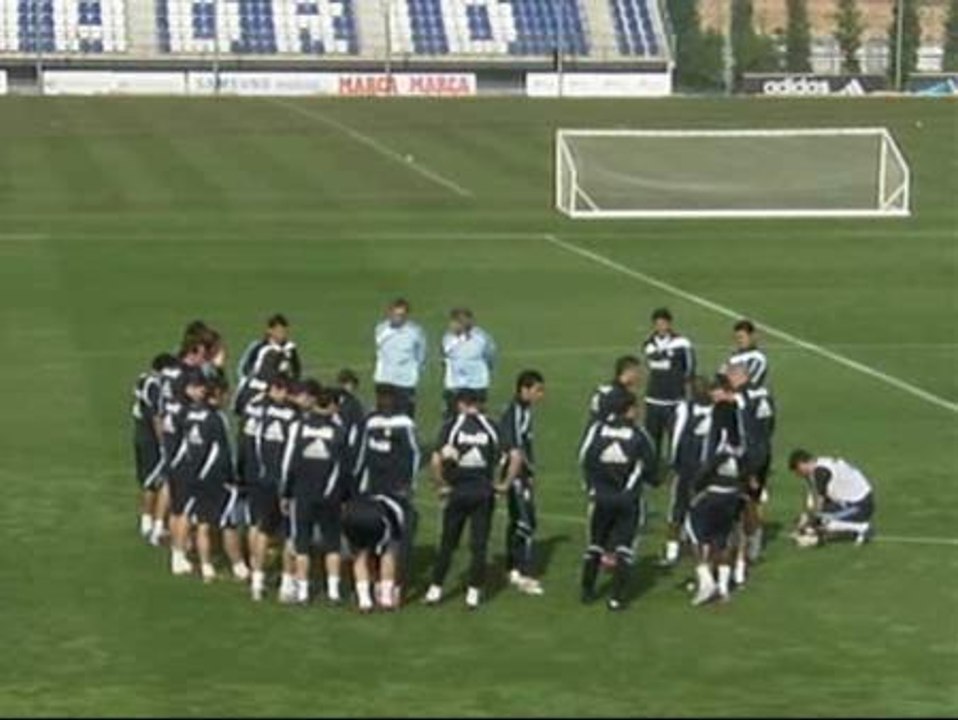 El Real Madrid se entrena ajeno al ajetreo europeo