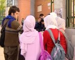 Avivada la polémica del velo islámico