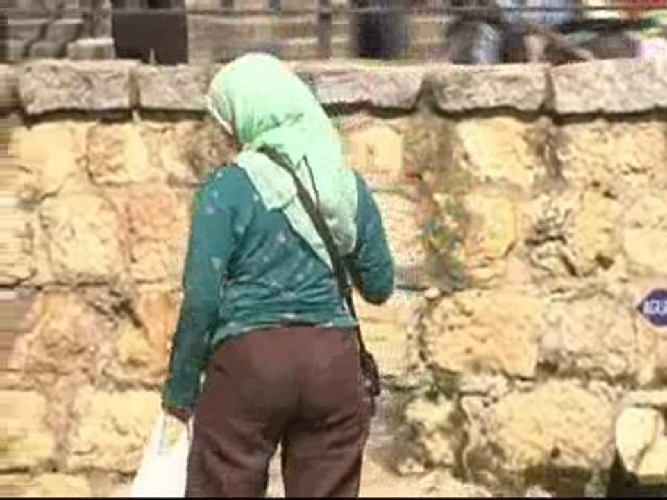 Dos musulmanes detenidos por rezar en la Mezquita