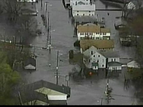 Las lluvias y los fuertes vientos azotan gran parte de la costa este de Estados Unidos