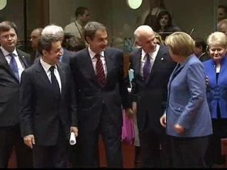 Merkel y Sarkozy llegan a un acuerdo para ayudar a Grecia