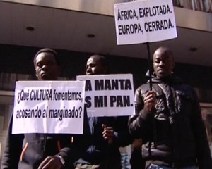 Denuncian las persecuciones a los 'Top-Manta'