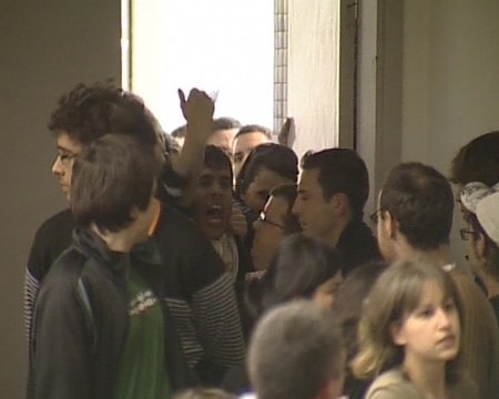 Increpan a Juan José Ibarretxe en Barcelona al grito de ¡Torturador!