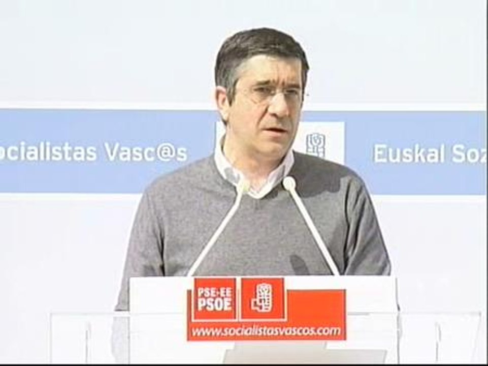Patxi López tacha de "miserables e indecentes" las declaraciones de Mayor Oreja