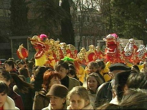 Miles de personas celebran el Año Nuevo Chino en la Puerta del Sol