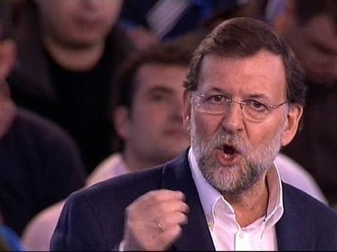 Rajoy califica el 'no gobierno' de Zapatero como un conjunto de ministros a la deriva