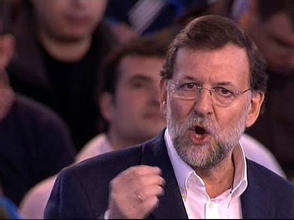 Rajoy califica el 'no gobierno' de Zapatero como un conjunto de ministros a la deriva