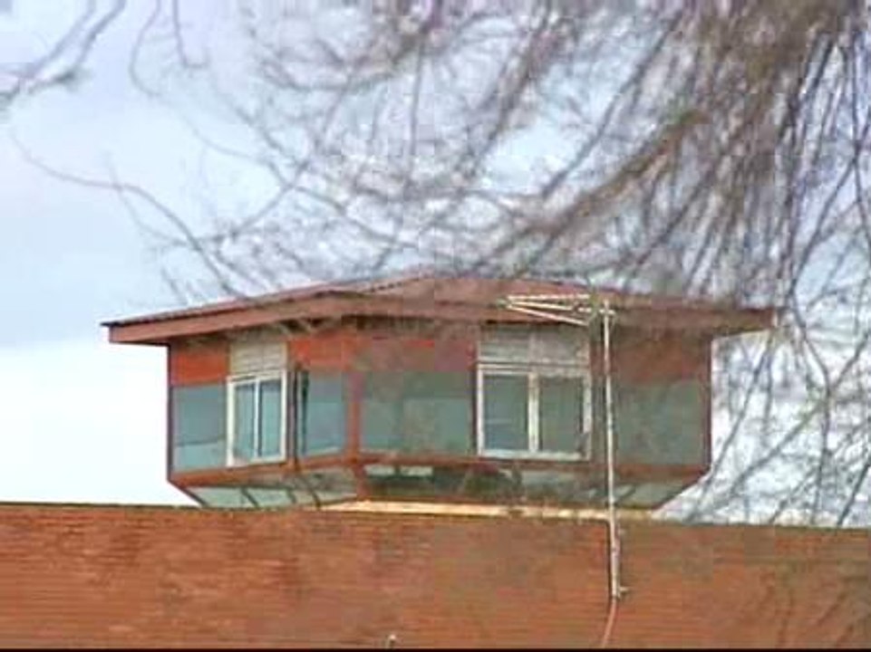 Dos presos logran fugarse de la cárcel de Sevilla