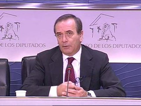 Alonso reconoce que el paro del dato es malo , pero menos que el del año anterior