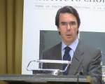 Aznar critica gestión económica de Zapatero