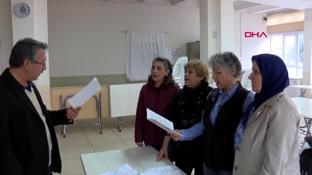 Antalya'da Sandık Görevlileri Sandık Yemini Etti